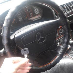 Изготовление дополнительного ключа без износа на Mercedes w140 1994 года выпуска