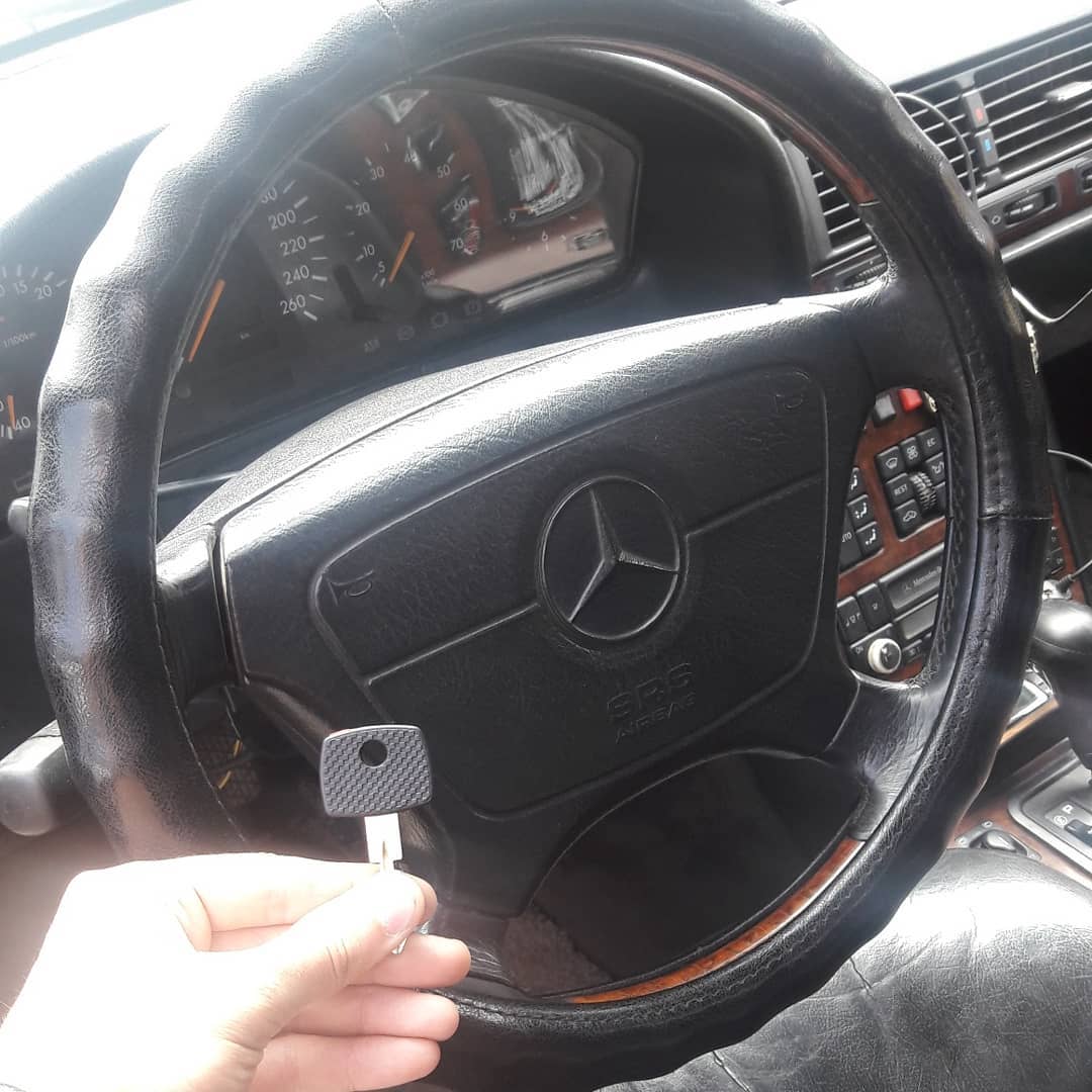 Изготовление дополнительного ключа без износа на Mercedes w140 1994 года выпуска