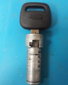 Перестал поворачиваться ключ в замке зажигания Toyota Opa 2002