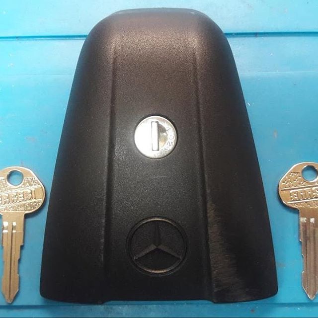 Mercedes GL / Мерседес потерял все ключи от релингов установленных на крыше