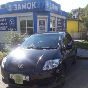 Toyota Auris / Тойота Аурис 2008 года выпуска запрограммировали второй смарт ключ и изготовили механический ключ для открывания дверей