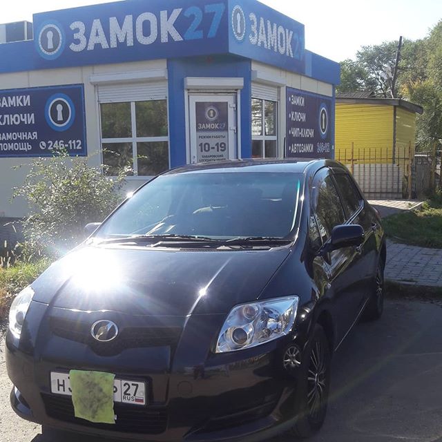 Toyota Auris / Тойота Аурис 2008 года выпуска запрограммировали второй смарт ключ и изготовили механический ключ для открывания дверей