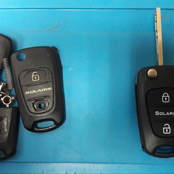выкидном ключе от автомобиля Hyundai Solaris