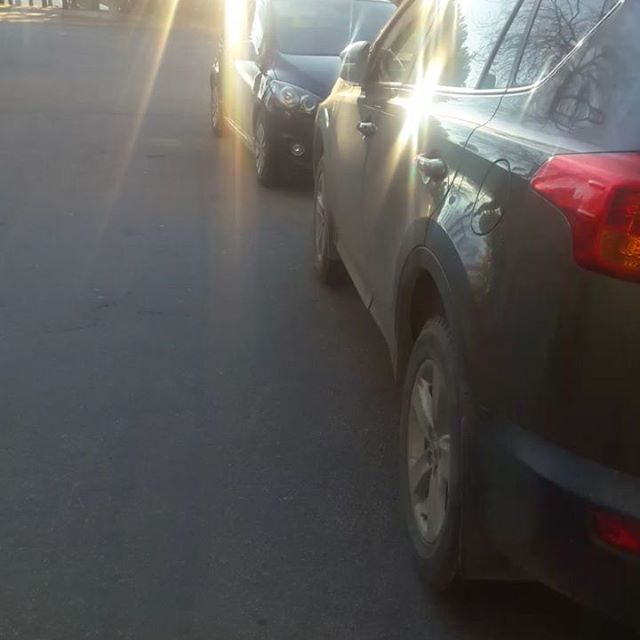 Toyota Rav4 ключём разблокировать дверь водителя не получалось