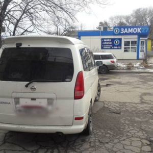 Nissan Serena потерял ключ с кнопками. Изготовили и запрограммировали штатный ключик с кнопками