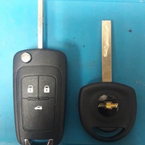 Chevrolet Cruze на выкидном ключике порвались кнопки и сломался держатель выкидного лезвия