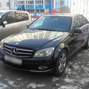 Mercedes Benz двери автоматически заблокировались- ключи остались внутри