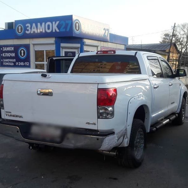 Автоключ для Toyota Tundra
