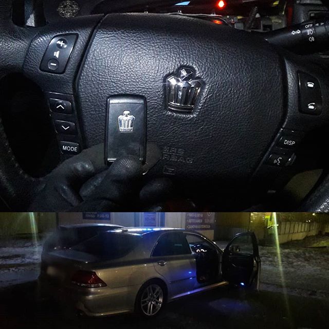 Toyota Crown смарт ключ