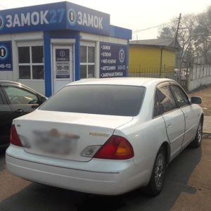 Toyota Pronard 2000 запрограммировали кнопки выкидного ключа в систему автомобиля