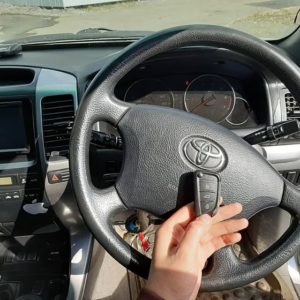Toyota Land Cruiser Prado сломался оригинальный ключ с кнопками