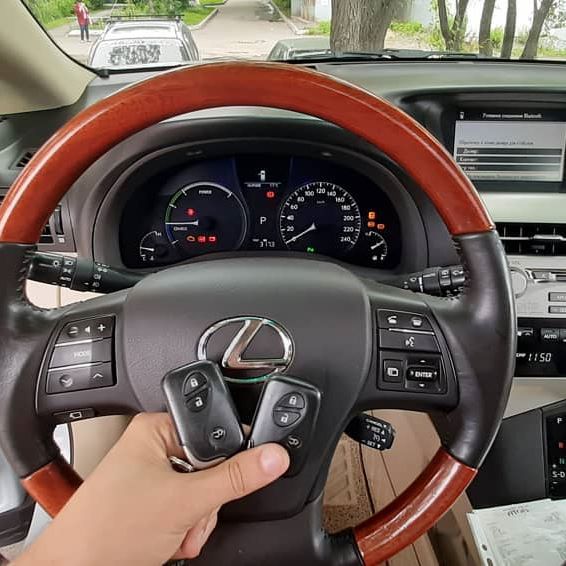 Lexus RX450H дополнительный чип ключ в штатную систему иммо автомобиля