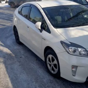 Toyota Prius разрядился аккумулятор аварийным ключом дверь не открывалась