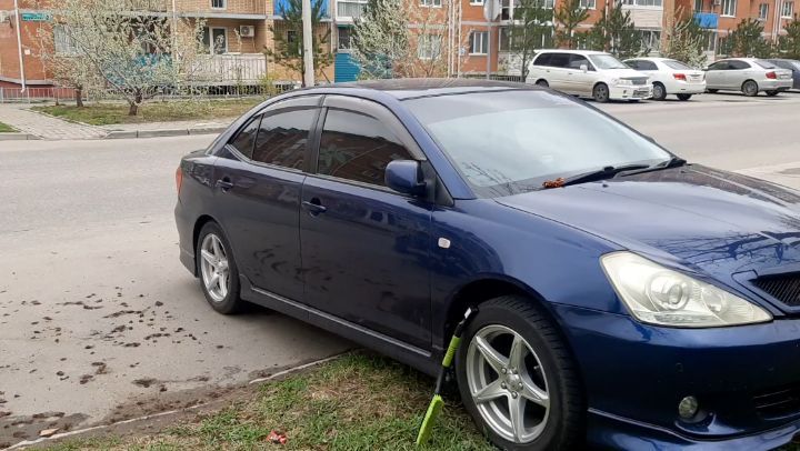 Разблокировка двери на автомобиле Toyota Allion
