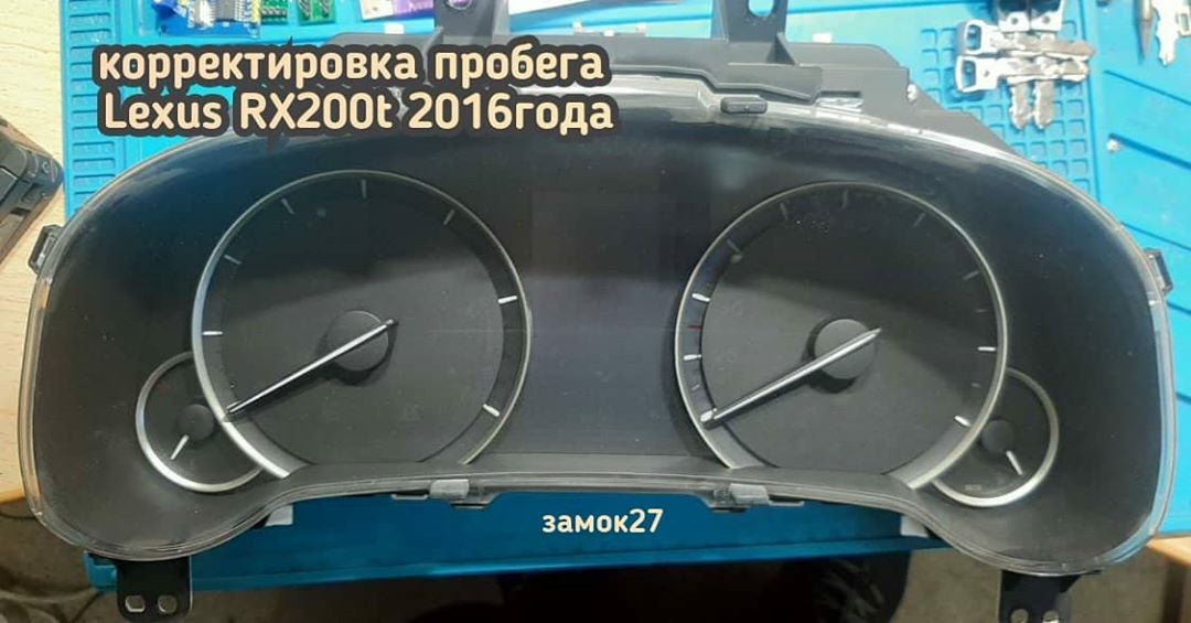 Запрограммировали новый оригинальный выкидной чип ключ в Рав4 и напилили механическую часть ключа