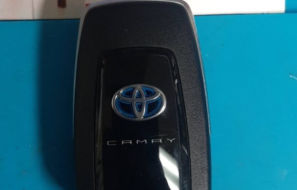 Ключ  для Toyota Camry 2017
